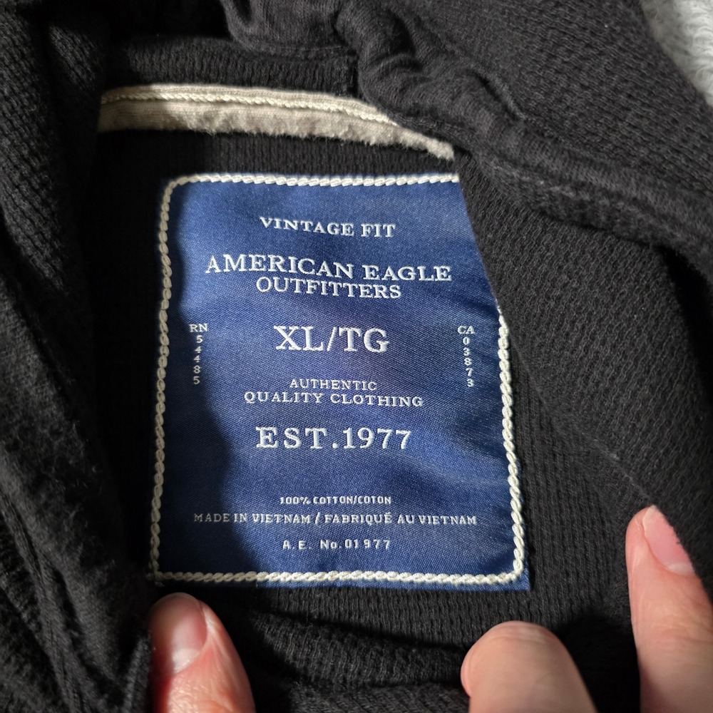 American Eagle Mens XL Hoodie Black Waffle Knit Thermal Graphic Vintage Fit 1977 - Picture 3 of 5